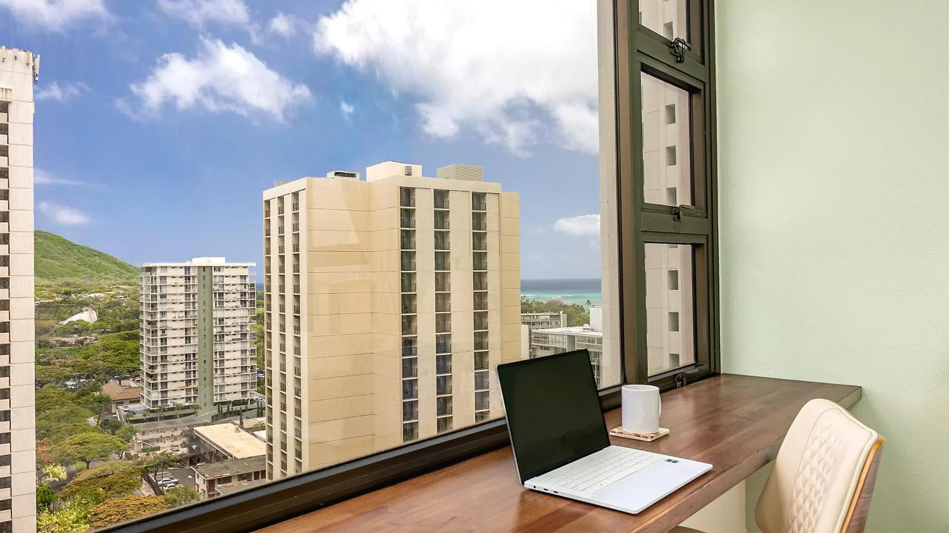 アパート 1Br Condo At Waikiki, With King Bed, Near Beach! ホノルル