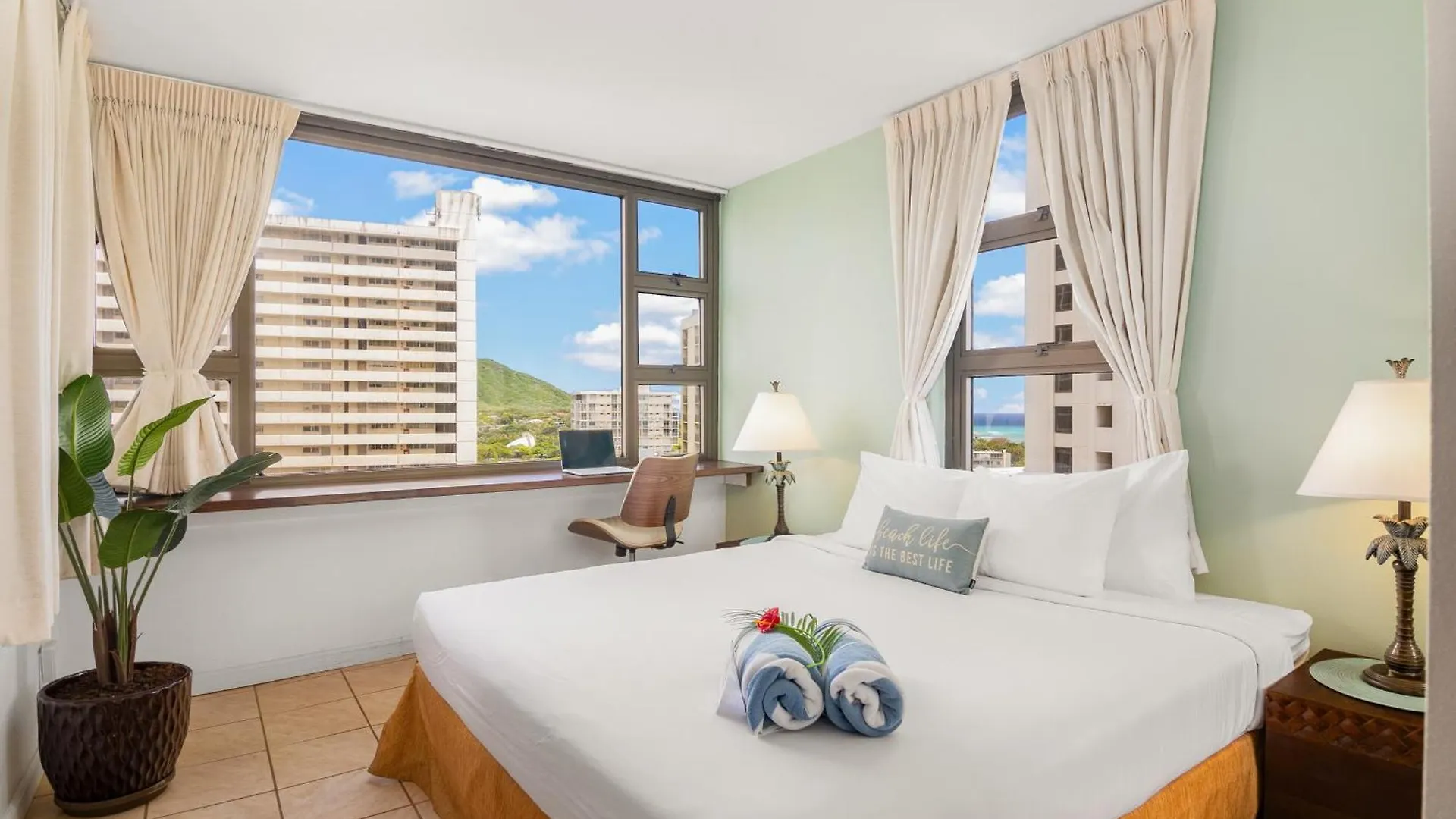 アパート 1Br Condo At Waikiki, With King Bed, Near Beach! ホノルル