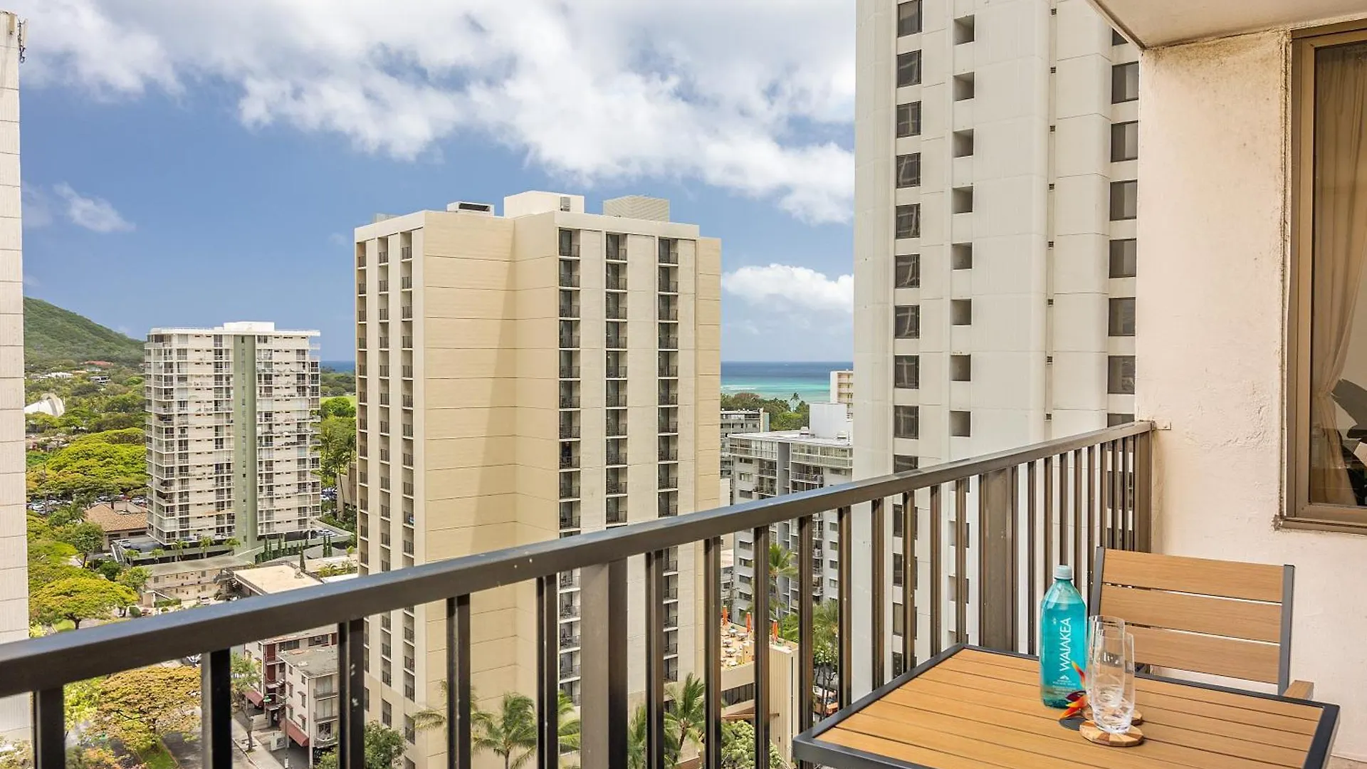 1Br Condo At Waikiki, With King Bed, Near Beach! ホノルル